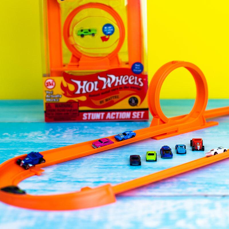 World's Smallest Hot Wheels Stunt Action Set by Super Impulse